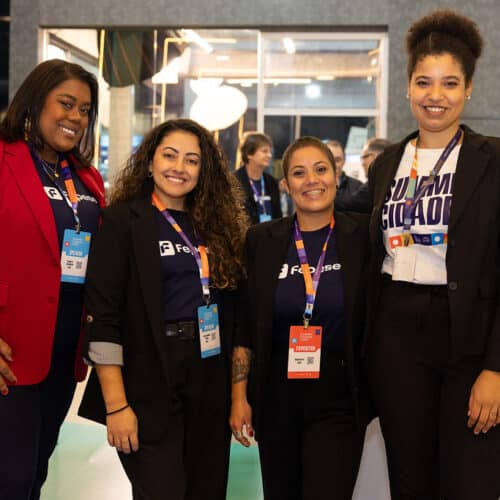 AlternativaCard no evento Summit Cidades 2025 - Fabricante de Crachás