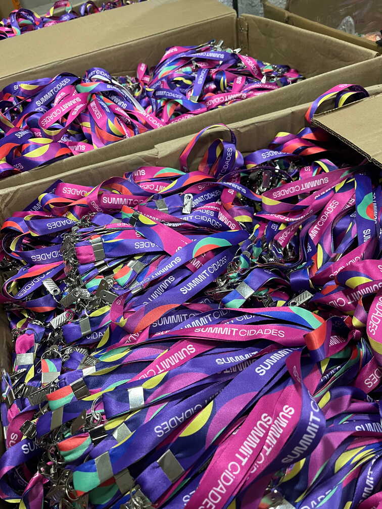 Cordões personalizados summit cidades 2026